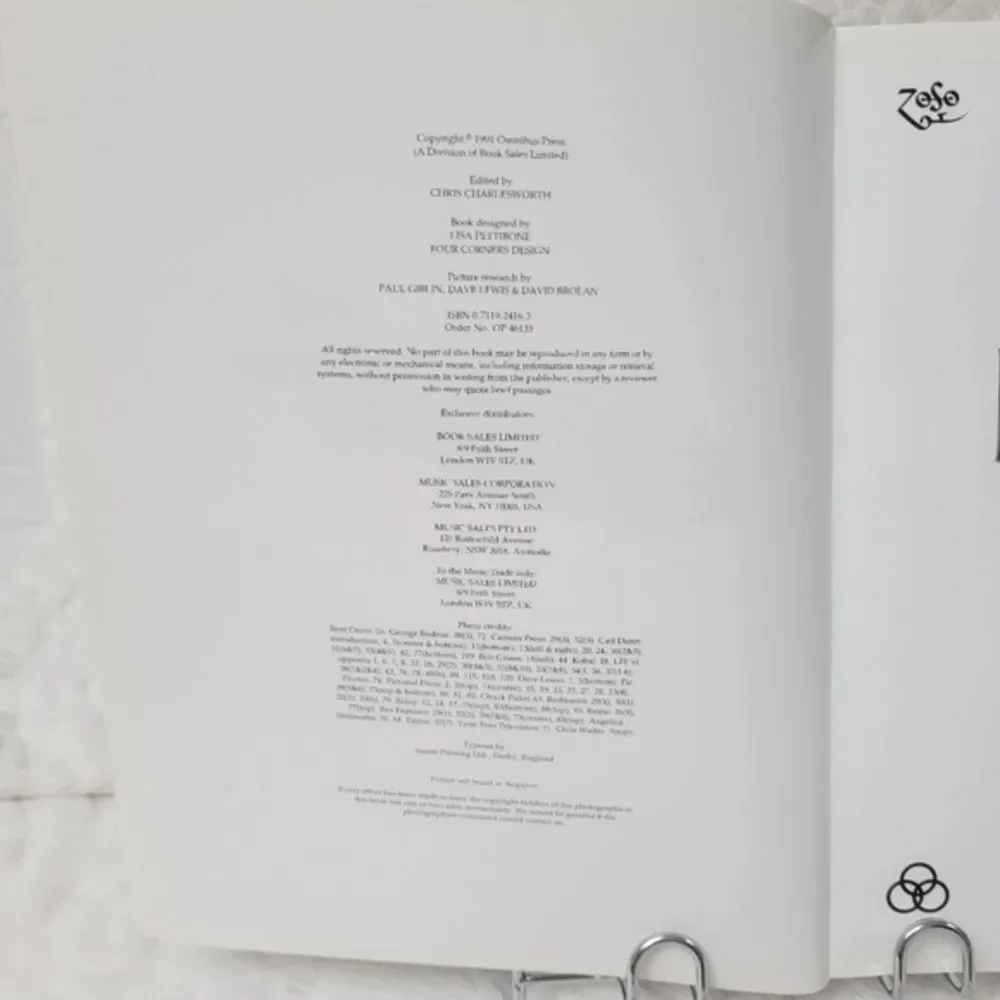 Vintage Led Zeppelin A Celebration 1991 Softcover Book by Dave Lewis Rock Band